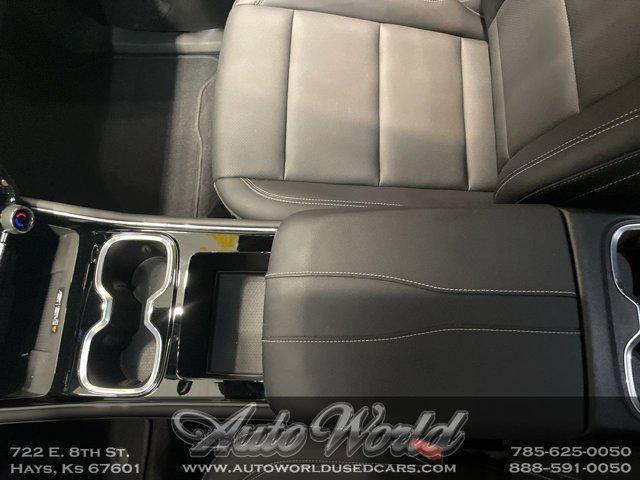 used 2025 Chevrolet Traverse car, priced at $41,995