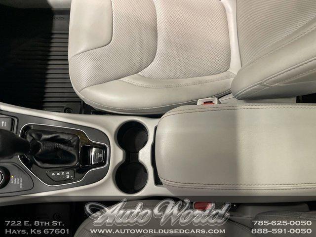 used 2021 Jeep Cherokee car, priced at $26,995