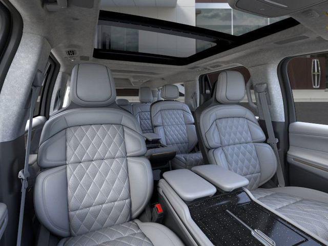 new 2025 Lincoln Navigator car, priced at $126,725