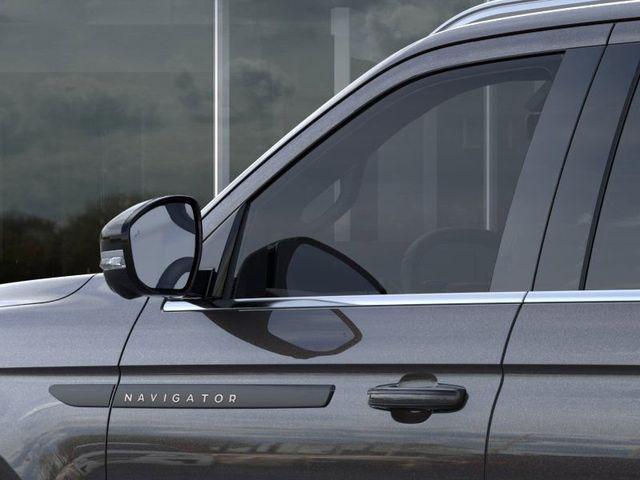 new 2025 Lincoln Navigator car, priced at $126,725