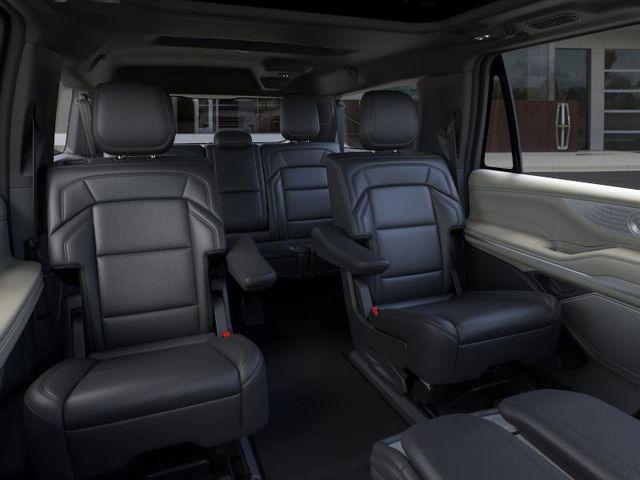 new 2025 Lincoln Navigator car, priced at $109,255