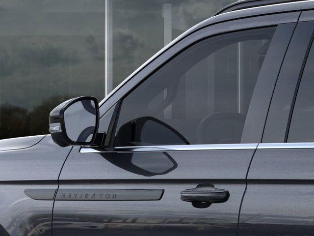 new 2025 Lincoln Navigator car, priced at $109,255