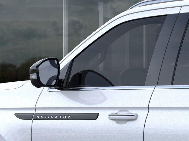 new 2025 Lincoln Navigator car, priced at $119,485