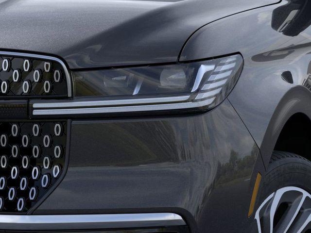 new 2025 Lincoln Navigator car, priced at $105,975