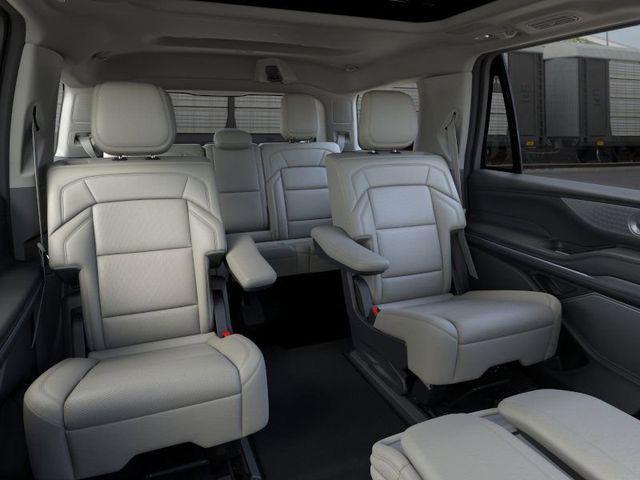 new 2025 Lincoln Navigator car, priced at $103,925