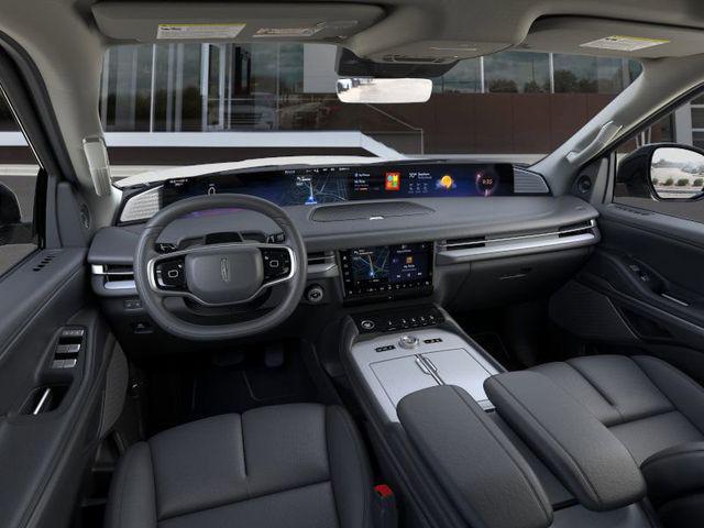 new 2025 Lincoln Navigator car, priced at $104,305