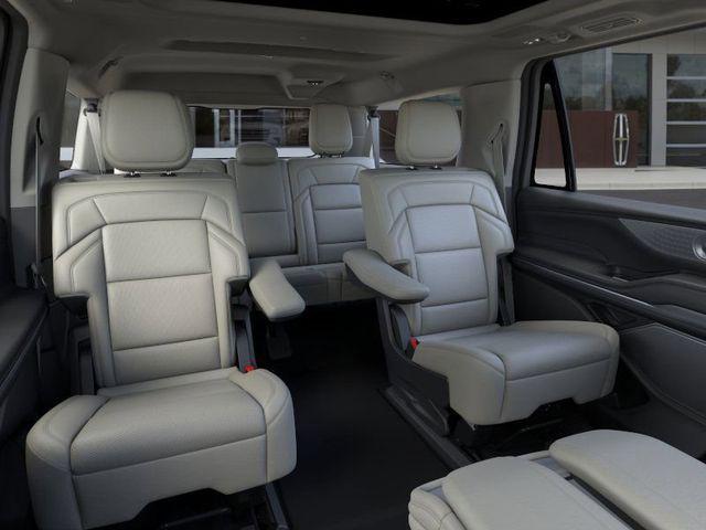 new 2025 Lincoln Navigator car, priced at $106,545