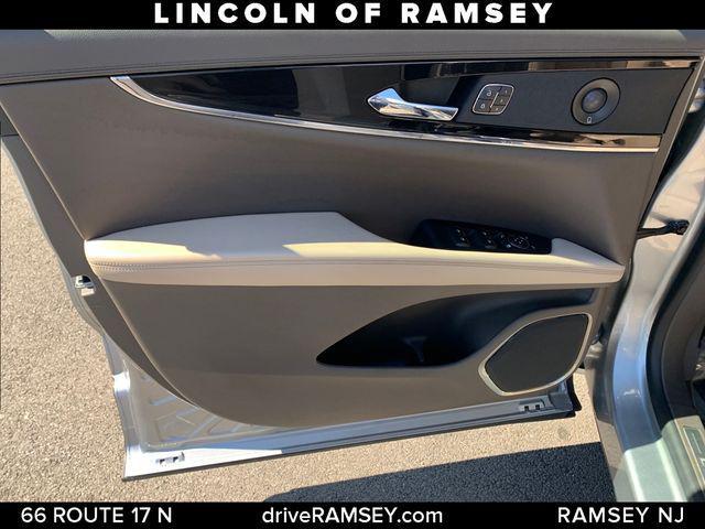 used 2021 Lincoln Nautilus car, priced at $31,489