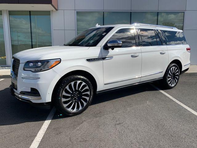 used 2022 Lincoln Navigator car, priced at $59,985