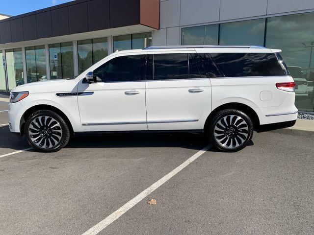 used 2022 Lincoln Navigator car, priced at $59,985