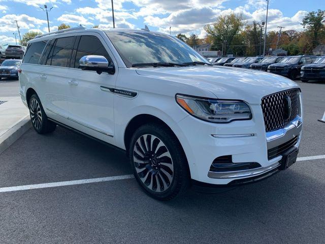 used 2022 Lincoln Navigator car, priced at $59,985