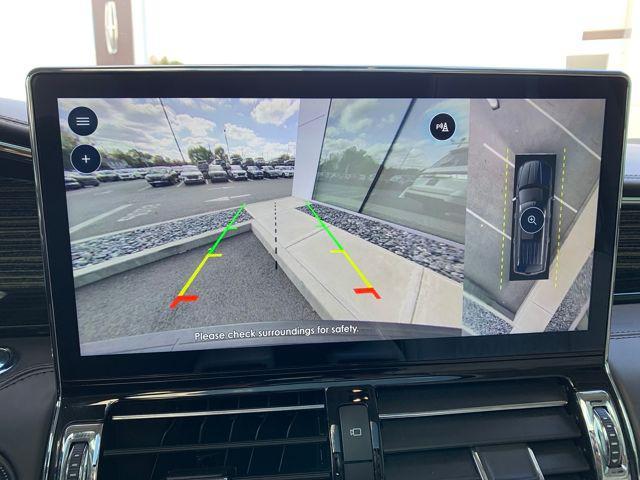 used 2022 Lincoln Navigator car, priced at $59,985