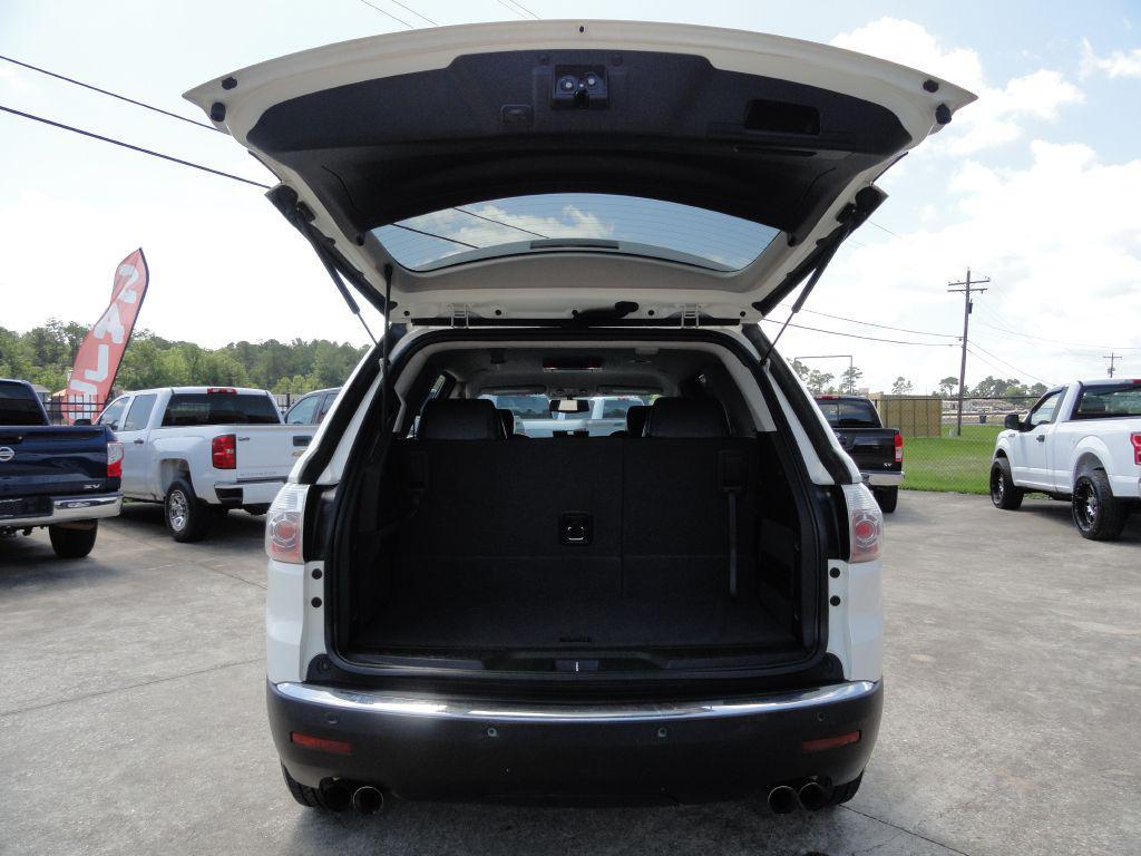 used 2009 GMC Acadia car, priced at $9,995