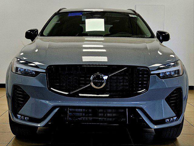 new 2025 Volvo XC60 car, priced at $62,695