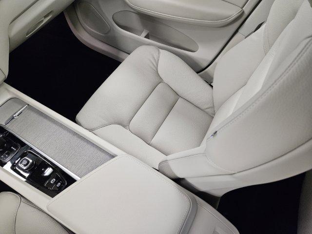 new 2025 Volvo XC60 car, priced at $55,345