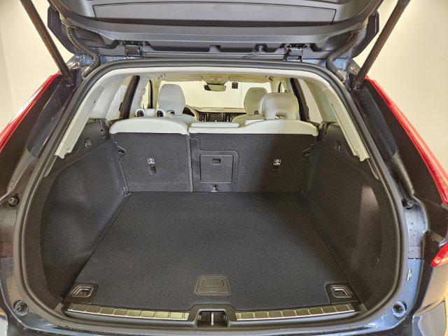 new 2025 Volvo XC60 car, priced at $55,345