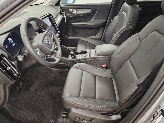 new 2025 Volvo XC40 car, priced at $46,265