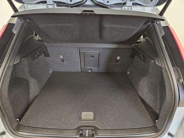 new 2025 Volvo XC40 car, priced at $46,265