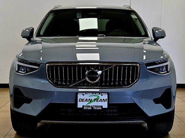 new 2025 Volvo XC40 car, priced at $46,265