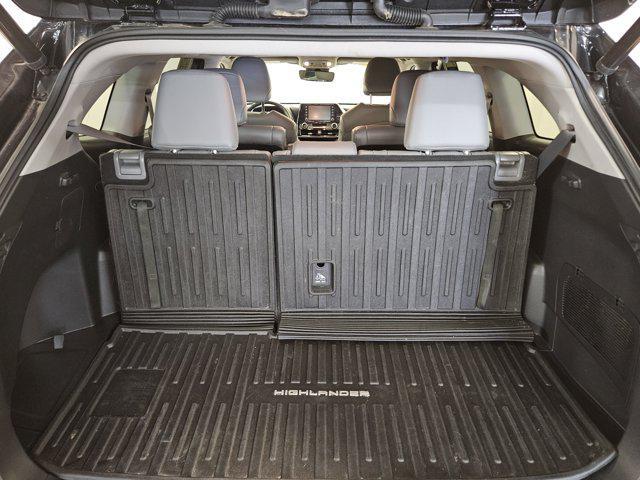 used 2022 Toyota Highlander car, priced at $38,488