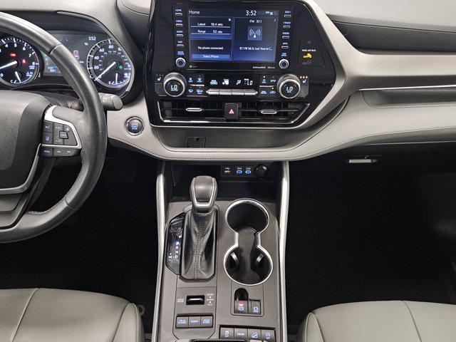 used 2022 Toyota Highlander car, priced at $38,488