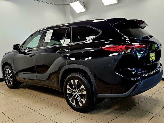 used 2022 Toyota Highlander car, priced at $38,488