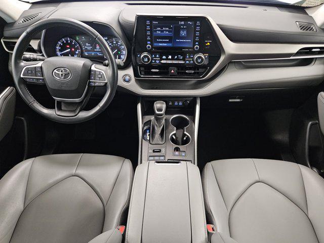 used 2022 Toyota Highlander car, priced at $38,488