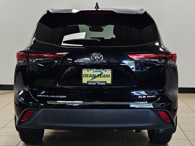 used 2022 Toyota Highlander car, priced at $38,488