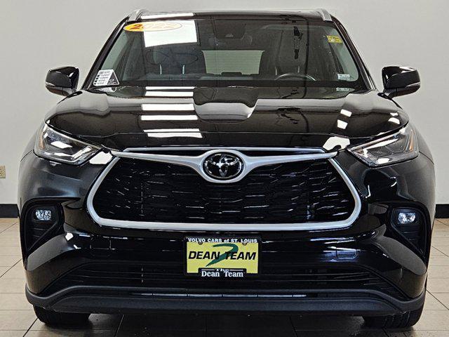 used 2022 Toyota Highlander car, priced at $38,488