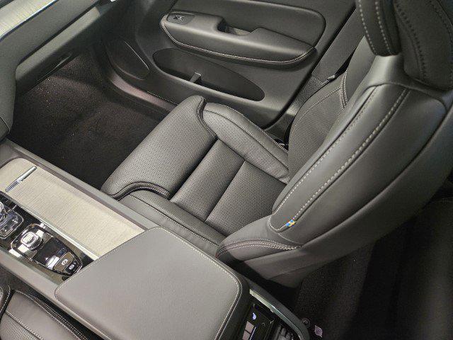 new 2025 Volvo XC60 car, priced at $60,660