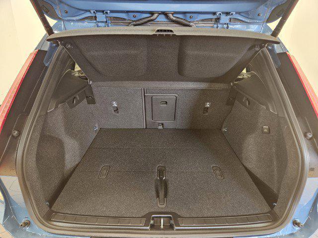 new 2025 Volvo XC40 car, priced at $51,565