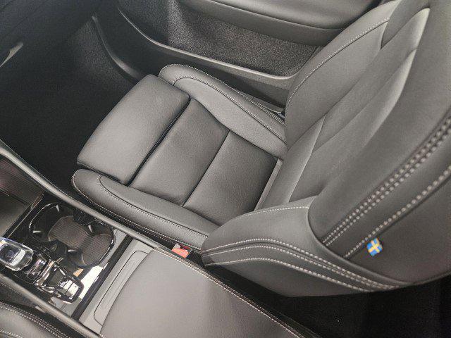 new 2025 Volvo XC40 car, priced at $51,565