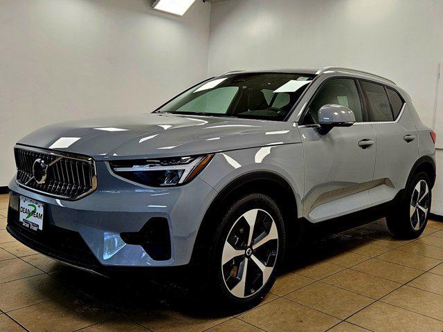 new 2025 Volvo XC40 car, priced at $46,015