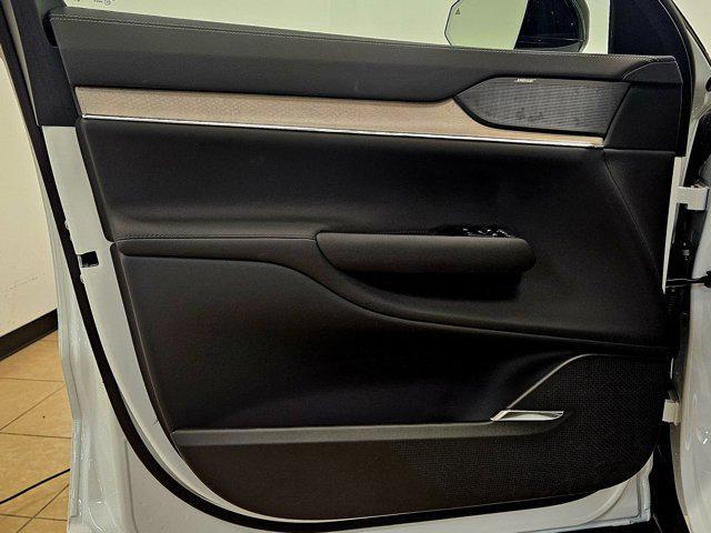 new 2025 Volvo EX90 car, priced at $86,299