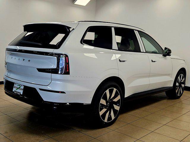 new 2025 Volvo EX90 car, priced at $86,299