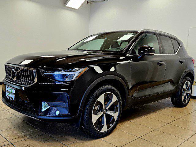 new 2025 Volvo XC40 car, priced at $46,015