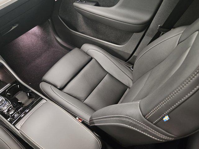 new 2025 Volvo XC40 car, priced at $50,025