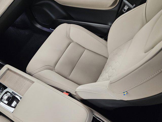 new 2025 Volvo XC90 Plug-In Hybrid car, priced at $78,805