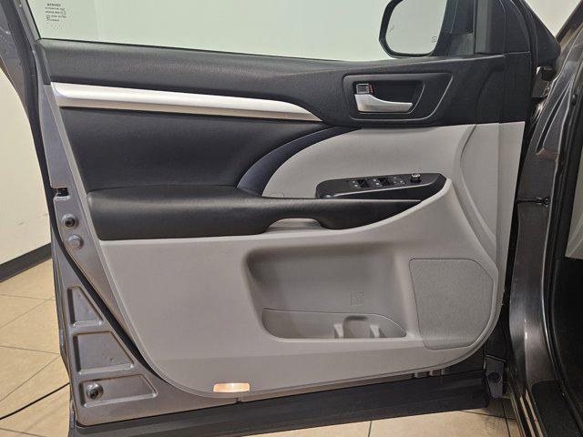 used 2018 Toyota Highlander car, priced at $27,988