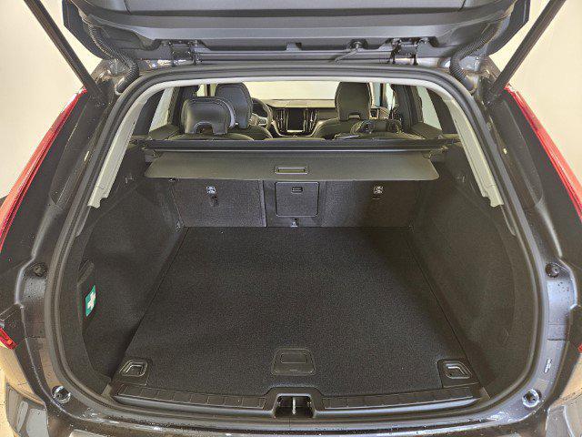 new 2025 Volvo XC60 car, priced at $51,100