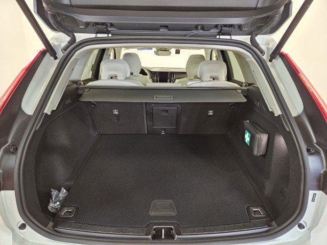 new 2025 Volvo XC60 car, priced at $51,450