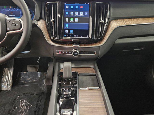 used 2022 Volvo XC60 Recharge Plug-In Hybrid car, priced at $39,495