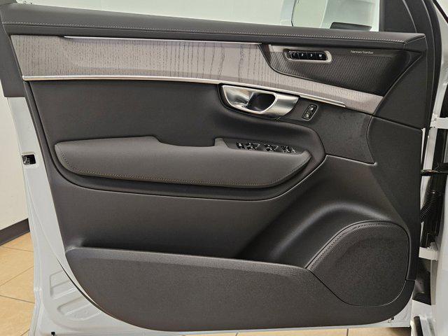 new 2025 Volvo XC90 Plug-In Hybrid car, priced at $85,045