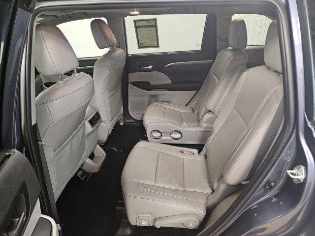 used 2019 Toyota Highlander Hybrid car, priced at $30,950