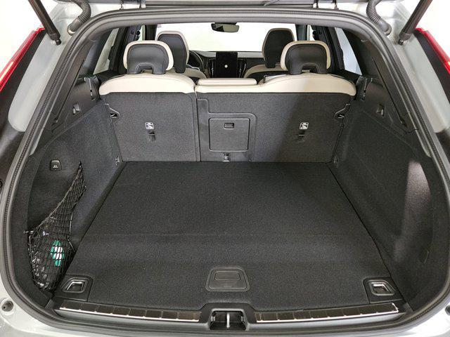 new 2026 Volvo XC60 Plug-In Hybrid car, priced at $69,285