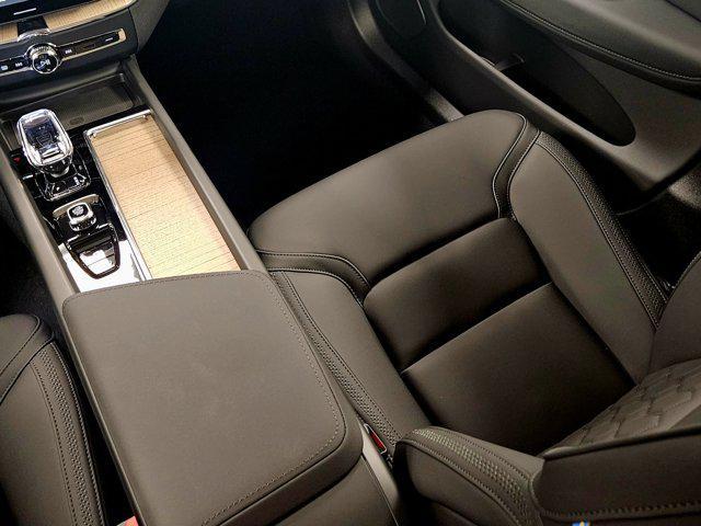 new 2026 Volvo XC60 Plug-In Hybrid car, priced at $69,285