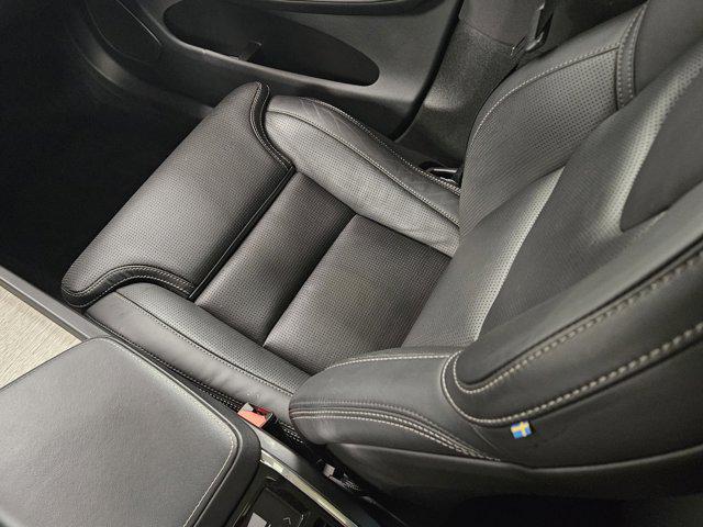 used 2022 Volvo XC60 car, priced at $37,495