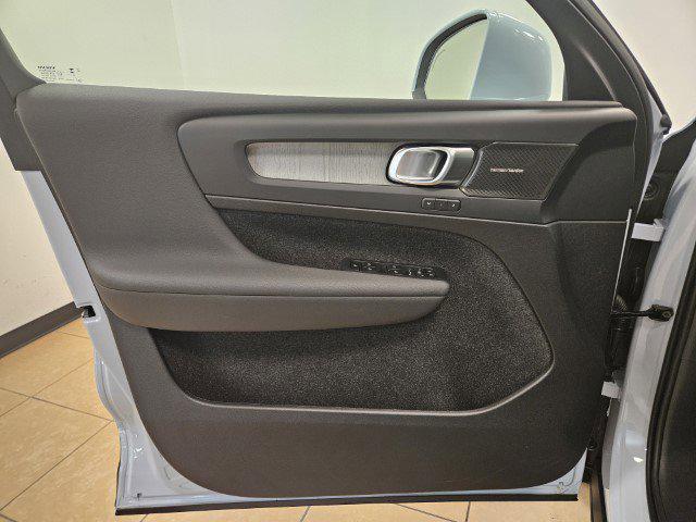 new 2025 Volvo XC40 car, priced at $50,825