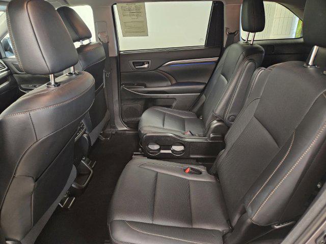 used 2018 Toyota Highlander car, priced at $32,495