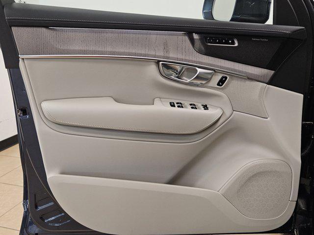 new 2026 Volvo XC90 Plug-In Hybrid car, priced at $85,625